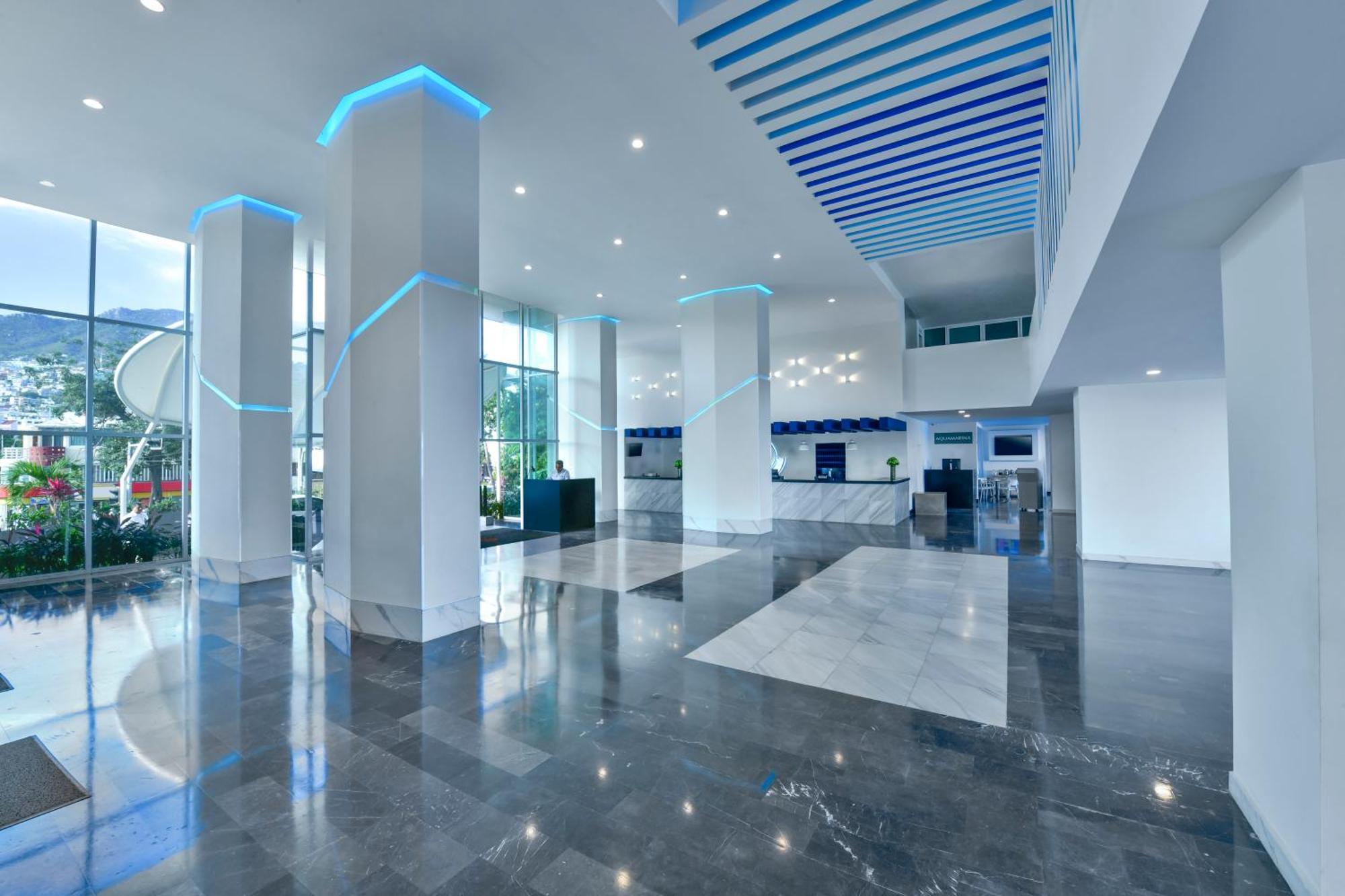 Krystal Hotel 3*